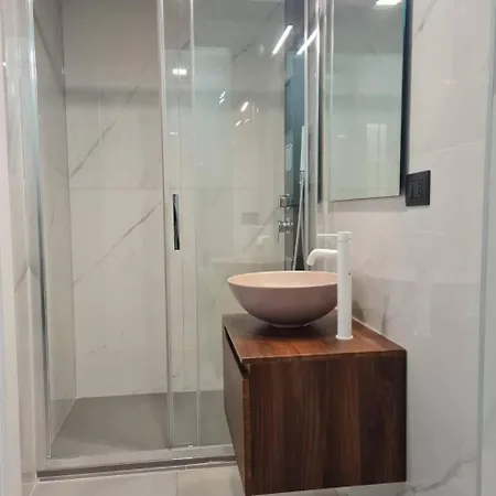 Modern Close To Gorla Appartement