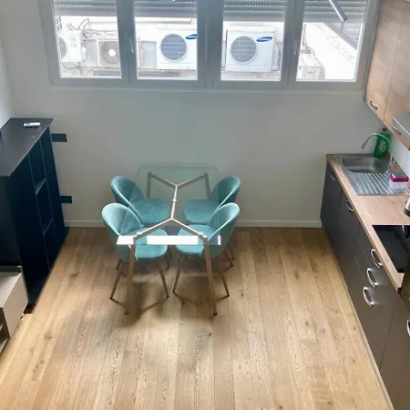 Modern Close To Gorla * Milan